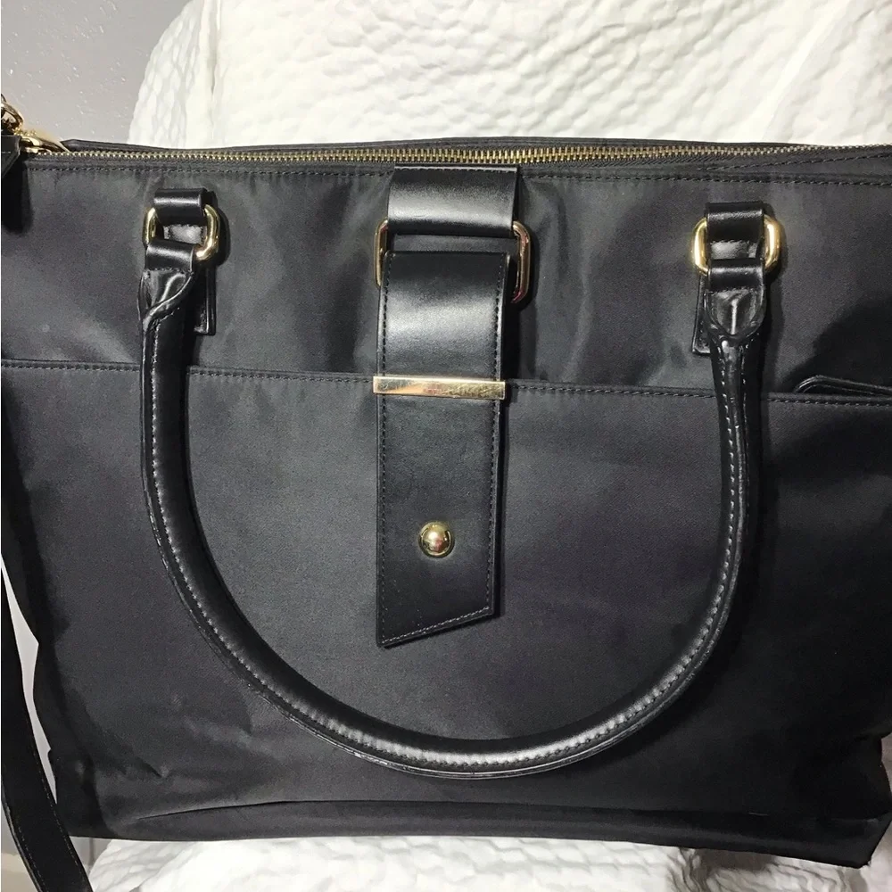 Wenger “Ana” Women’s Laptop Tote W/Tablet Pocket ( Black/Gold) #600772 Nilon.